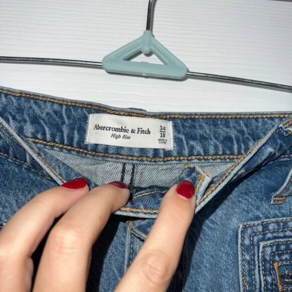 Abercrombie high rise mini skirt - Picture 3 of 4